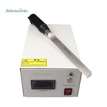 Tagliapisella portatile ad ultrasuoni con lama dritta
